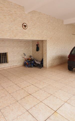 Casa à venda com 261m², 3 quartos e 2 vagasGaragem