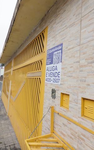 Casa à venda com 261m², 3 quartos e 2 vagasFachada