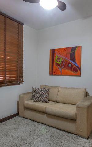 Casa à venda com 410m², 4 quartos e 4 vagas Casa à venda com 410m², 4 quartos e 4 vagasSala