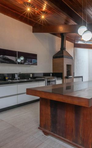 Casa à venda com 410m², 4 quartos e 4 vagas Casa à venda com 410m², 4 quartos e 4 vagasEspaço Gourmet