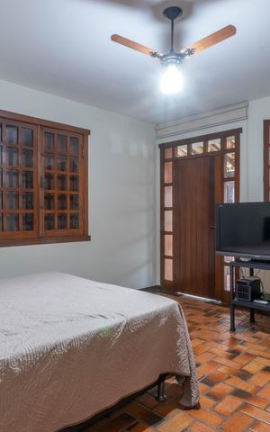 Casa à venda com 410m², 4 quartos e 4 vagas Casa à venda com 410m², 4 quartos e 4 vagasQuarto 3