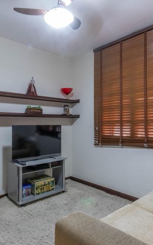 Casa à venda com 410m², 4 quartos e 4 vagas Casa à venda com 410m², 4 quartos e 4 vagasSala