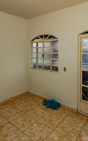 Casa à venda com 350m², 2 quartos e 1 vagaSuíte 