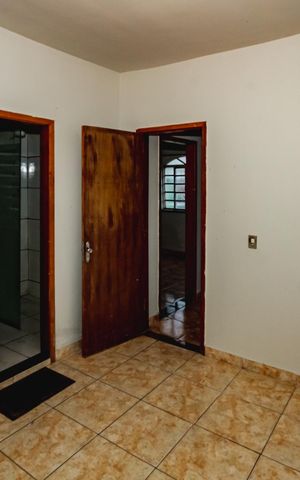 Casa à venda com 350m², 2 quartos e 1 vagaSuíte 