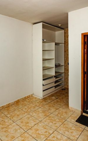 Casa à venda com 350m², 2 quartos e 1 vagaSuíte 