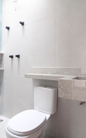 Casa à venda com 110m², 3 quartos e 2 vagasBanheiro da suíte 2