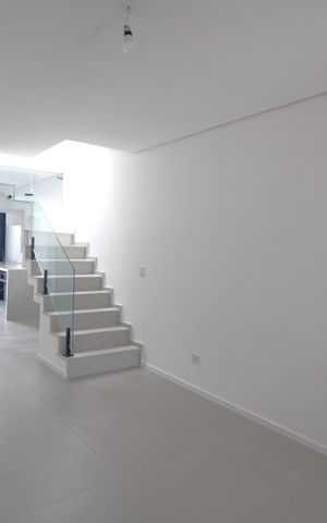 Casa à venda com 110m², 3 quartos e 2 vagasSala