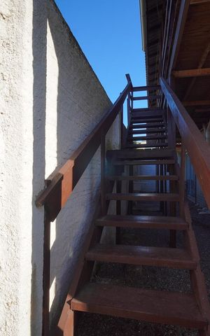 Studio para alugar com 15m², 1 quarto e sem vagaEscada de acesso/kitnet