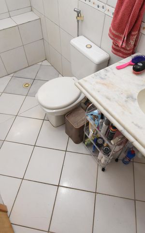 Casa à venda com 443m², 5 quartos e 5 vagasBanheiro da Suíte 3