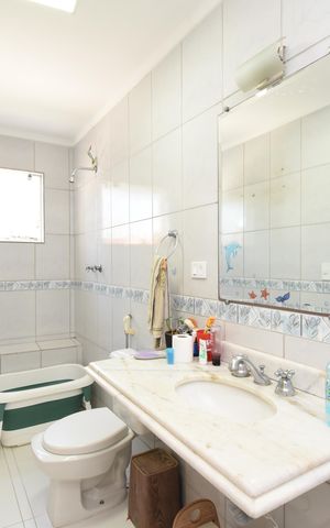 Casa à venda com 443m², 5 quartos e 5 vagasBanheiro da Suíte 1