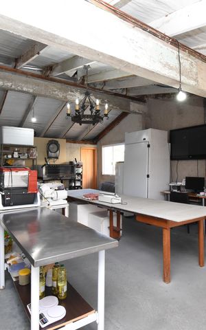 Casa à venda com 443m², 5 quartos e 5 vagasÁtico