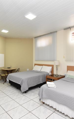 Casa à venda com 443m², 5 quartos e 5 vagasQuarto Externo 1