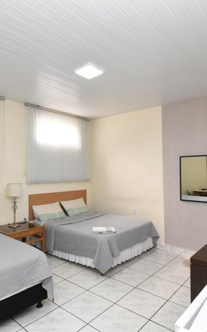 Casa à venda com 443m², 5 quartos e 5 vagasQuarto Externo 1