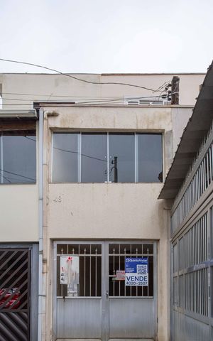 Casa à venda com 100m², 4 quartos e 2 vagasFachada