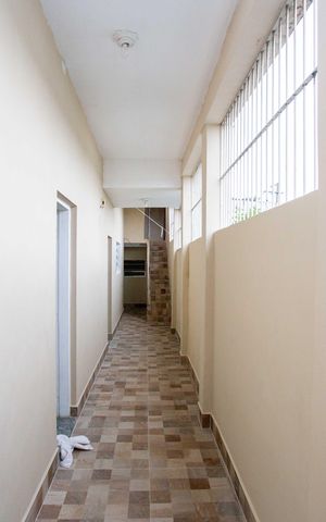 Casa à venda com 100m², 4 quartos e 2 vagasCorredor