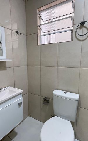 Casa para alugar com 47m², 1 quarto e sem vaga Casa para alugar com 47m², 1 quarto e sem vagaBanheiro