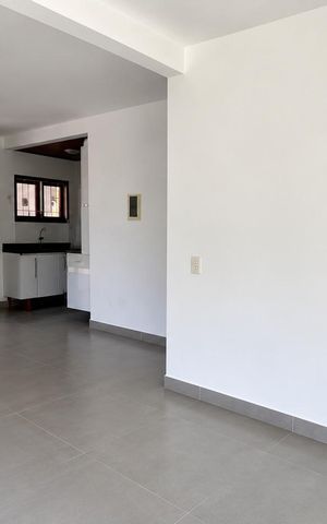 Casa para alugar com 211m², 3 quartos e 3 vagas Casa para alugar com 211m², 3 quartos e 3 vagasSala