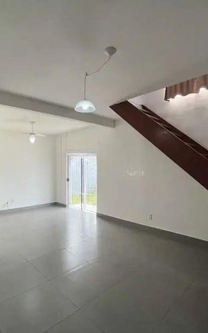 Casa para alugar com 211m², 3 quartos e 3 vagas Casa para alugar com 211m², 3 quartos e 3 vagasSala
