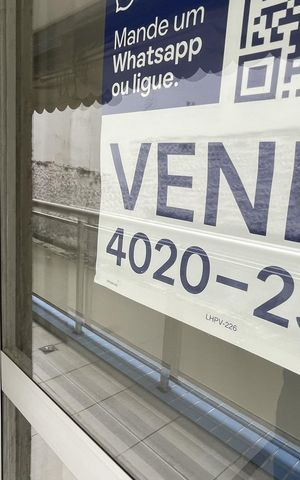 Apartamento à venda com 70m², 2 quartos e 1 vaga Apartamento à venda com 70m², 2 quartos e 1 vagaPlaquinha