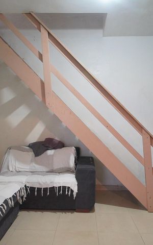 Casa à venda com 77m², 2 quartos e 1 vagaSala
