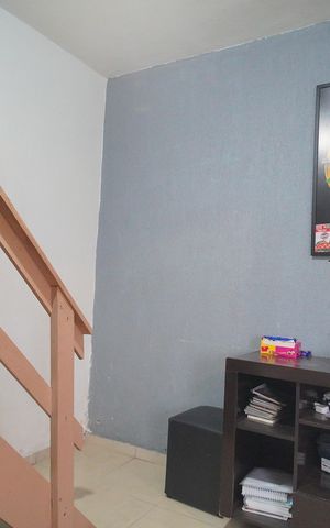 Casa à venda com 77m², 2 quartos e 1 vagaSala