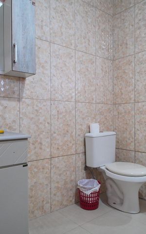 Casa à venda com 77m², 2 quartos e 1 vagaBanheiro 1