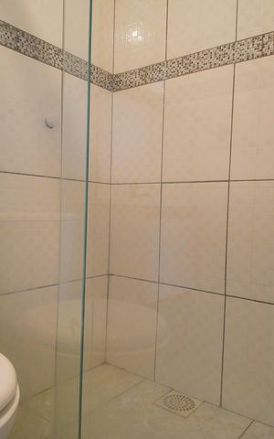 Casa à venda com 77m², 2 quartos e 1 vagaBanheiro 2