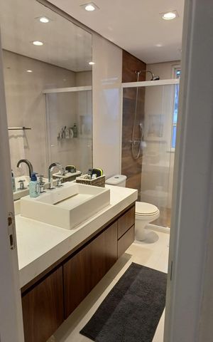 Apartamento à venda com 143m², 3 quartos e 3 vagas Apartamento à venda com 143m², 3 quartos e 3 vagasBanheiro