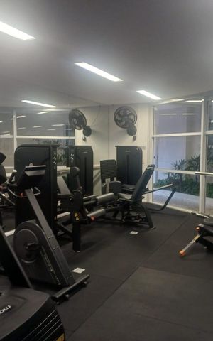 Apartamento à venda com 143m², 3 quartos e 3 vagas Apartamento à venda com 143m², 3 quartos e 3 vagasÁrea externa