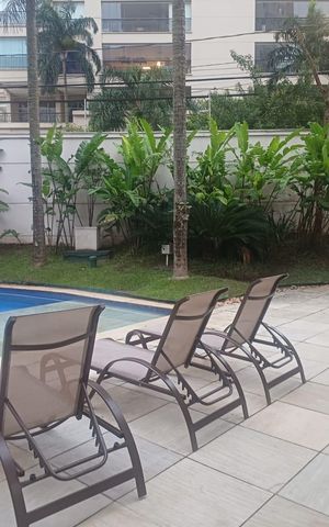 Apartamento à venda com 143m², 3 quartos e 3 vagas Apartamento à venda com 143m², 3 quartos e 3 vagasÁrea externa