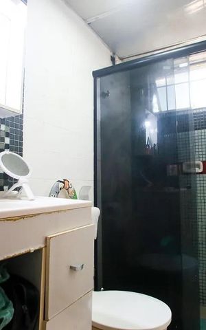 Apartamento à venda com 56m², 2 quartos e 1 vaga Apartamento à venda com 56m², 2 quartos e 1 vagaBanheiro