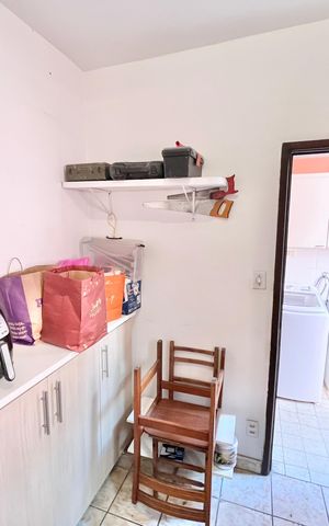Casa à venda com 185m², 4 quartos e 2 vagas Casa à venda com 185m², 4 quartos e 2 vagasEdícula
