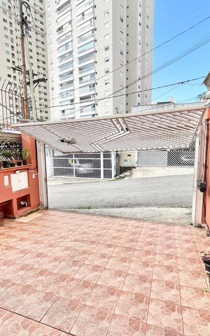 Casa à venda com 185m², 4 quartos e 2 vagas Casa à venda com 185m², 4 quartos e 2 vagasGaragem