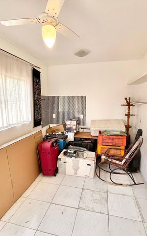 Casa à venda com 185m², 4 quartos e 2 vagas Casa à venda com 185m², 4 quartos e 2 vagasQuarto 4