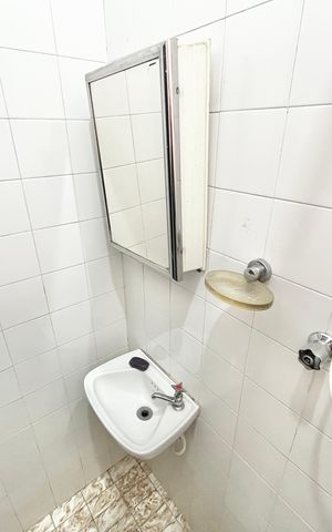 Casa à venda com 185m², 4 quartos e 2 vagas Casa à venda com 185m², 4 quartos e 2 vagasBanheiro de serviço