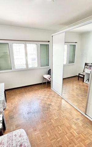 Casa à venda com 185m², 4 quartos e 2 vagas Casa à venda com 185m², 4 quartos e 2 vagasQuarto 1 - Suíte