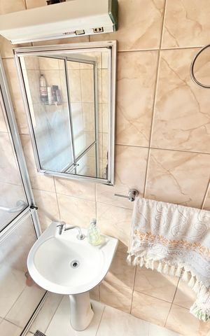 Casa à venda com 185m², 4 quartos e 2 vagas Casa à venda com 185m², 4 quartos e 2 vagasBanheiro da Suíte