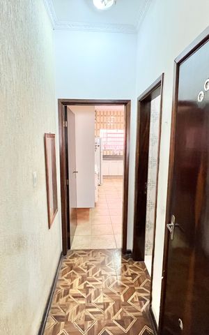 Casa à venda com 185m², 4 quartos e 2 vagas Casa à venda com 185m², 4 quartos e 2 vagasCorredor