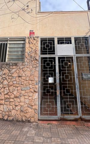 Casa para alugar com 160m², 4 quartos e 2 vagas Casa para alugar com 160m², 4 quartos e 2 vagasFachada