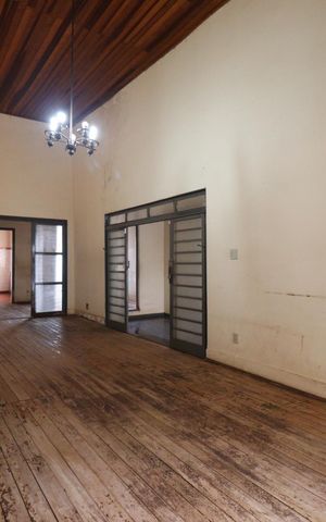 Casa para alugar com 160m², 4 quartos e 2 vagas Casa para alugar com 160m², 4 quartos e 2 vagasSala
