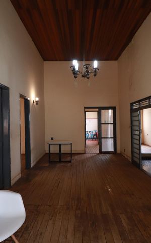 Casa para alugar com 160m², 3 quartos e 2 vagasSala
