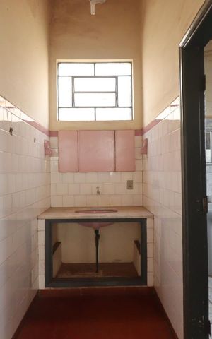 Casa para alugar com 160m², 4 quartos e 2 vagas Casa para alugar com 160m², 4 quartos e 2 vagasBanheiro