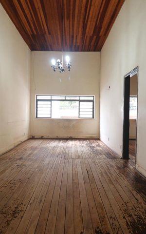 Casa para alugar com 160m², 4 quartos e 2 vagas Casa para alugar com 160m², 4 quartos e 2 vagasSala