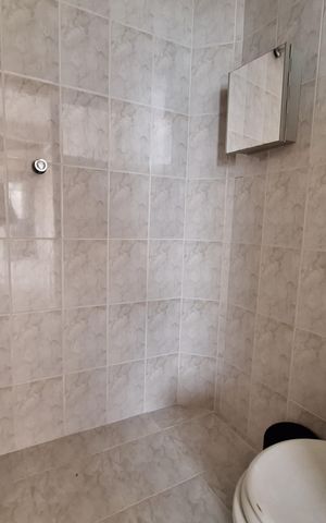 Casa à venda com 212m², 4 quartos e 5 vagas Casa à venda com 212m², 4 quartos e 5 vagasBanheiro