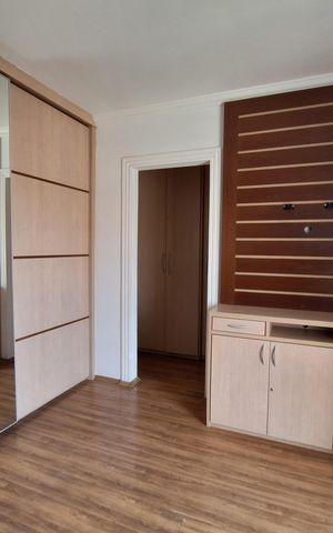 Casa à venda com 212m², 4 quartos e 5 vagas Casa à venda com 212m², 4 quartos e 5 vagasSuíte 2