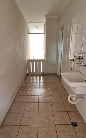 Casa à venda com 212m², 4 quartos e 5 vagas Casa à venda com 212m², 4 quartos e 5 vagasÁrea de Serviço