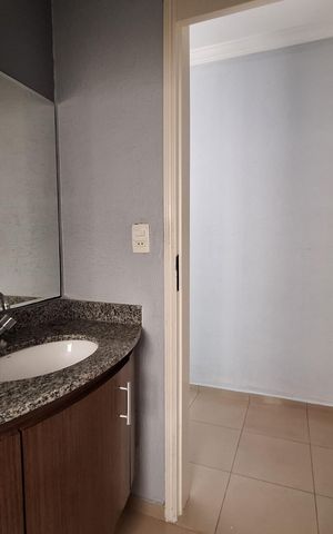 Casa à venda com 212m², 4 quartos e 5 vagas Casa à venda com 212m², 4 quartos e 5 vagasLavabo
