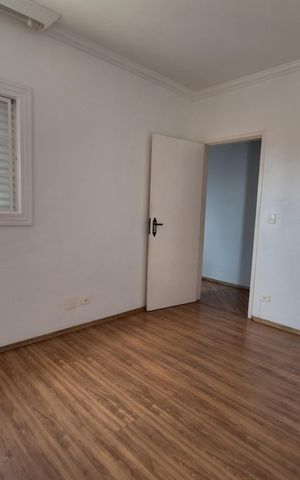 Casa à venda com 212m², 4 quartos e 5 vagas Casa à venda com 212m², 4 quartos e 5 vagasQuarto 2