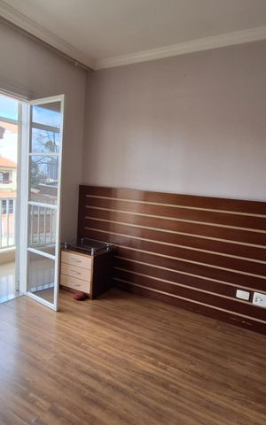 Casa à venda com 212m², 4 quartos e 5 vagas Casa à venda com 212m², 4 quartos e 5 vagasSuíte 2