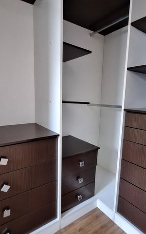 Casa à venda com 212m², 4 quartos e 5 vagas Casa à venda com 212m², 4 quartos e 5 vagasCloset da suíte 1